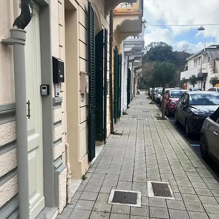 Viareggio, Sweet Nyaraló *